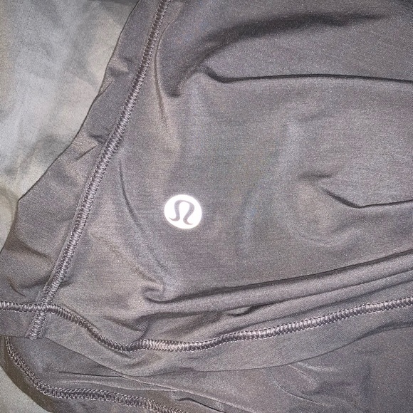 Lululemon tank top size 4. BNWOT. Never worn. - Picture 2 of 3